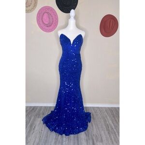 Women’s long Mermaid V cut velvet sequin gown